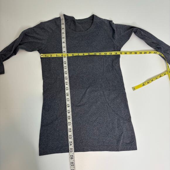 Lululemon Women’s Long Sleeve Swiftly Tech Gray Crew Neck Shirt 6 - Picture 3 of 10
